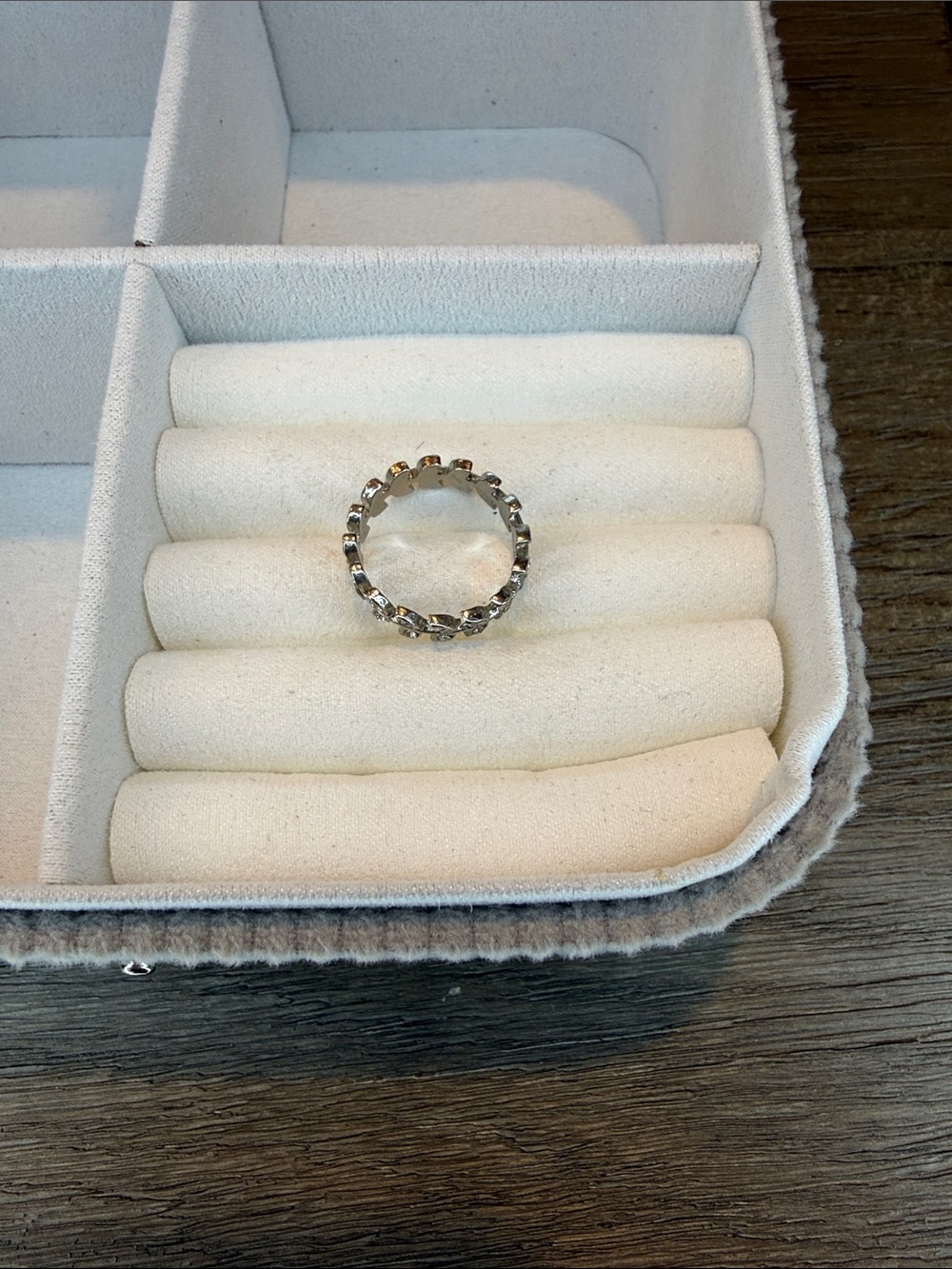 Leaf ring - Picture 3 of 3
